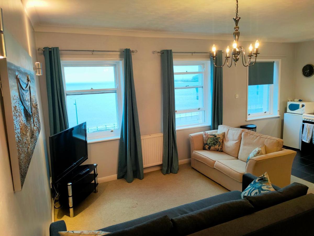 Sunrise View - Beachfront Apartment, Уэймут Экстерьер фото