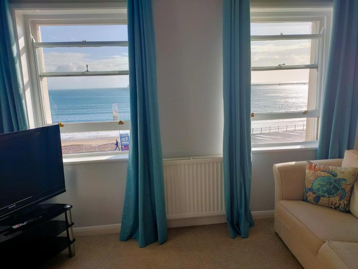Sunrise View - Beachfront Apartment, Уэймут Экстерьер фото